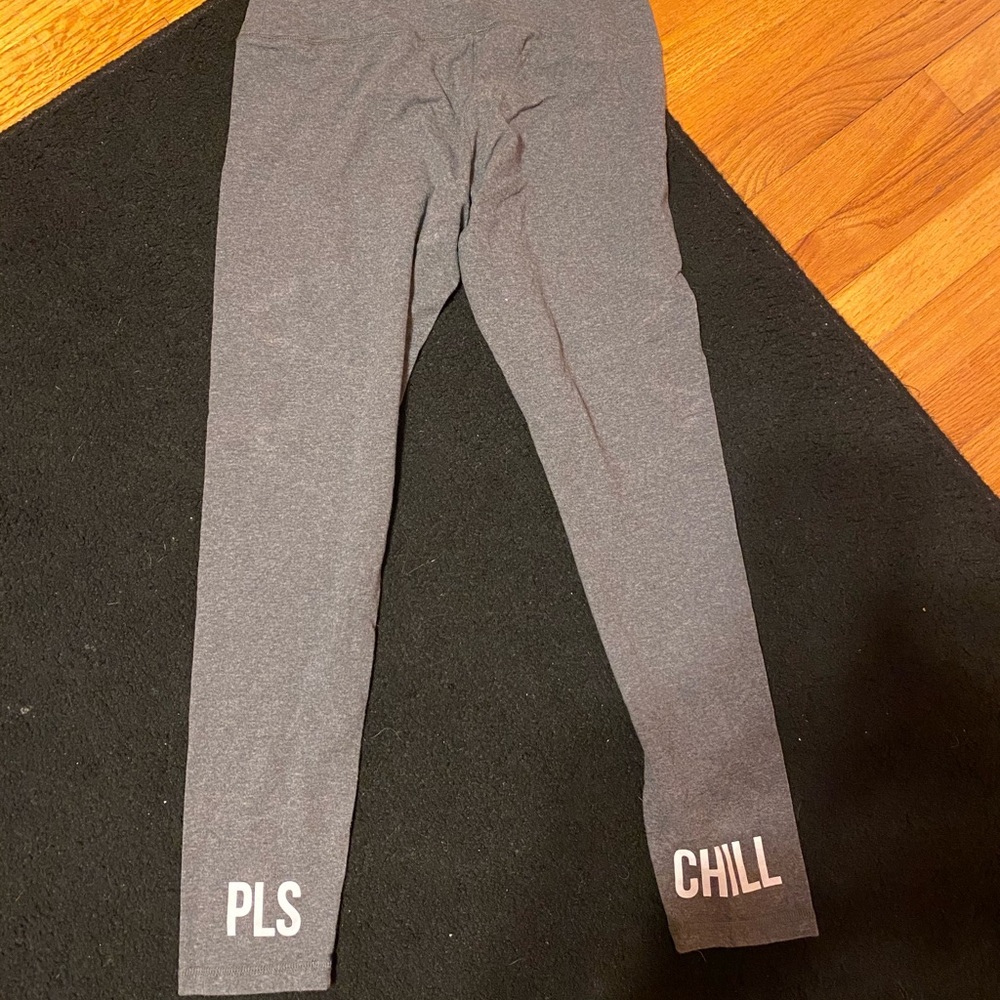 Aerie ‘Pls Chill” leggings